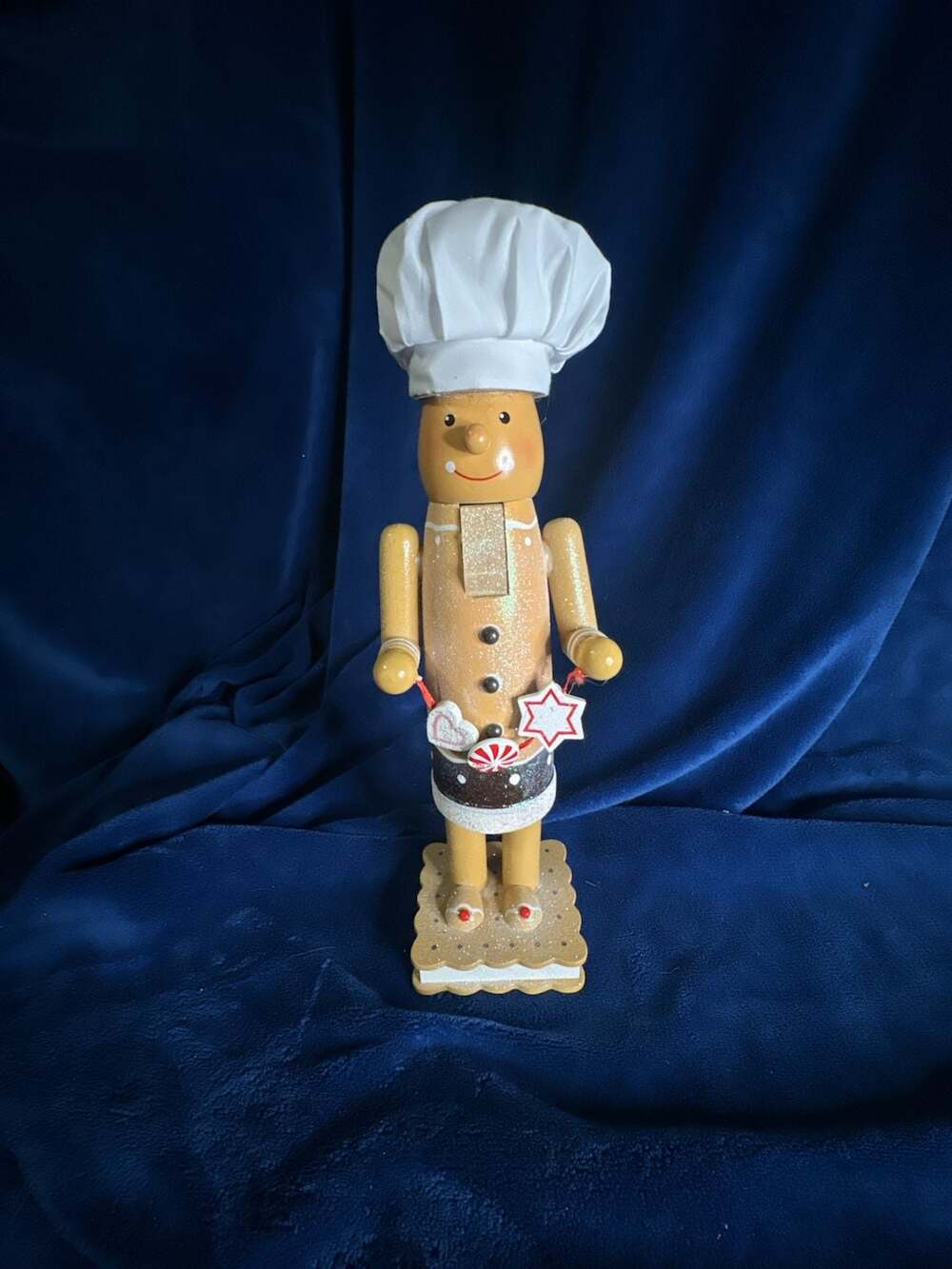 15" Gingerbread Baker Nutcracker Chef Holding Gingerbread Cookies